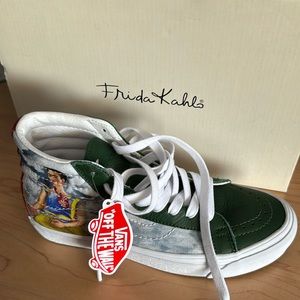 #VANS#FridaKahlo#HighTops #LimitedEdition
#NWT
